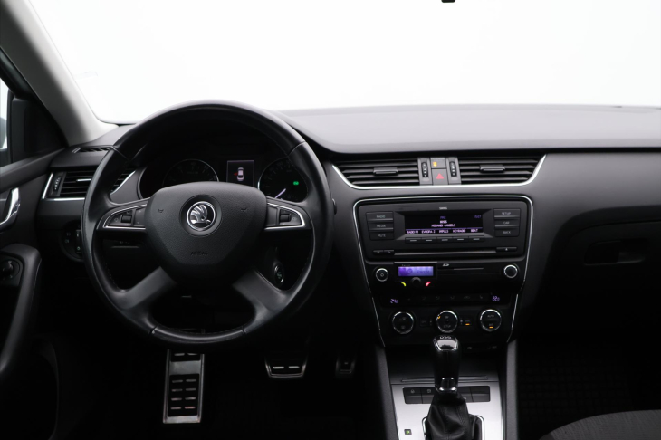 Škoda Octavia 1.8 TSI 132kW DSG Elegance CZ