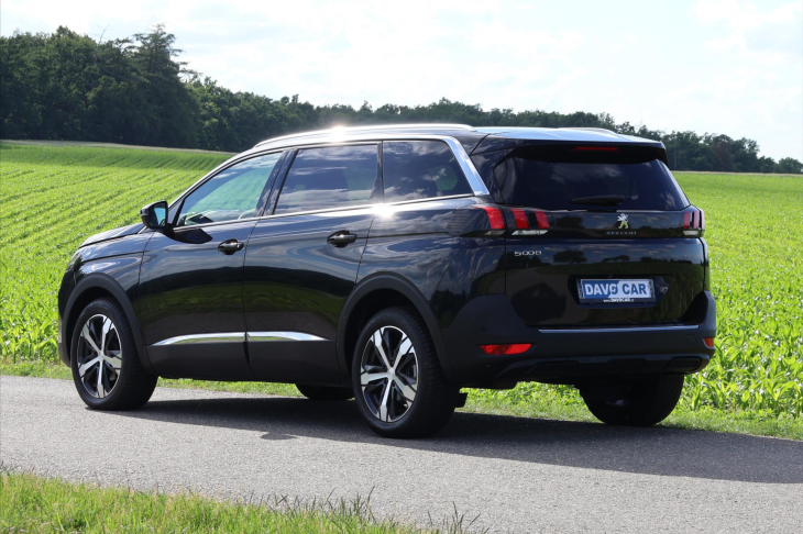 Peugeot 5008 1,2 PT Aut. Allure 7-Míst DPH