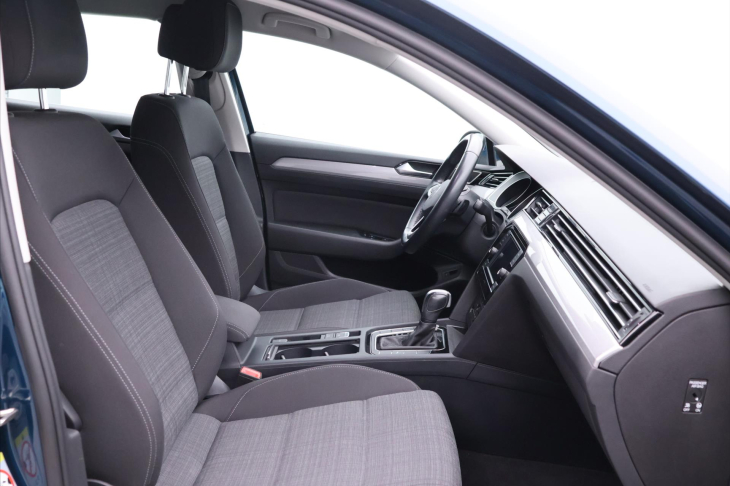 Volkswagen Passat 1,5 TSI 110kW Business DSG DPH CZ