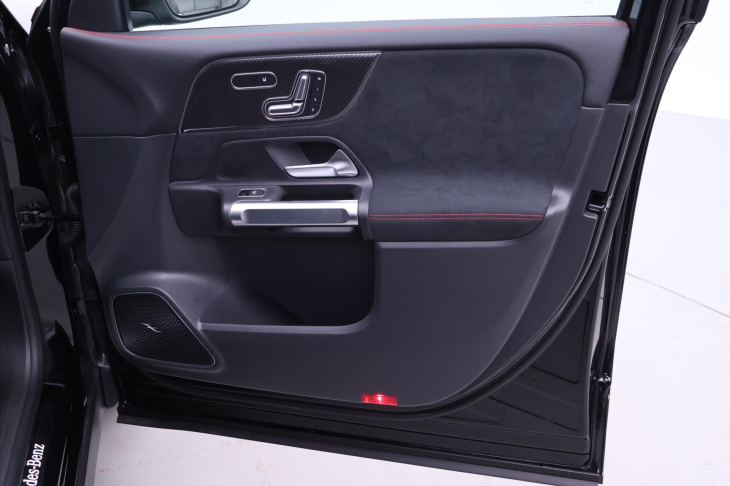 Mercedes-Benz GLB 2,0 200d 4Matic AMG Premium