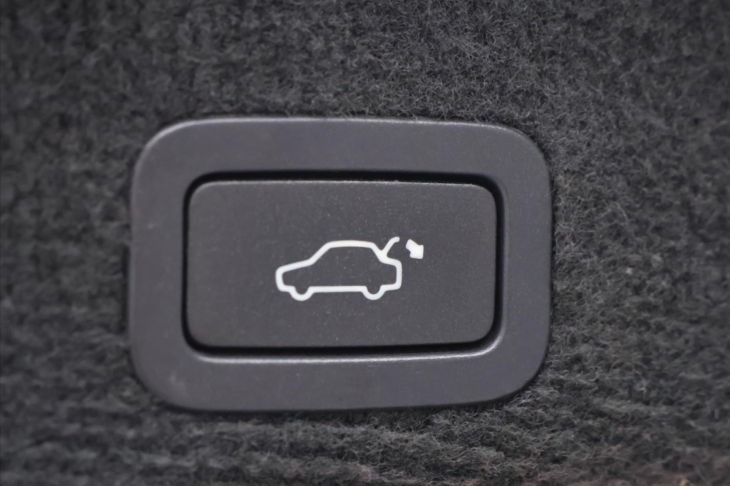 Volvo XC60 2,4 D3 120kW Momentum AWD AUT