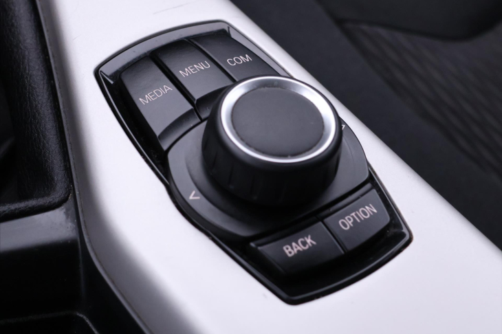 BMW Řada 1 1,5 118i 100kW Klimatizace