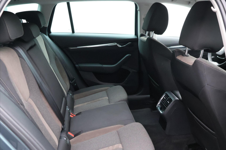 Škoda Octavia 2.0 TDI DSG 4x4 Scout 1Maj DPH