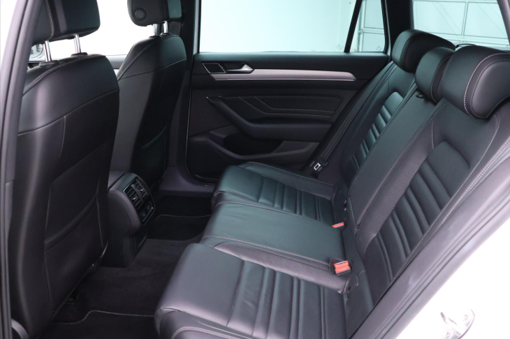 Volkswagen Passat 2,0 TSI 200kW CZ R-Line 4M