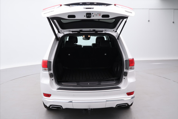 Jeep Grand Cherokee 3,0 V6 184kW Summit 4WD PANO