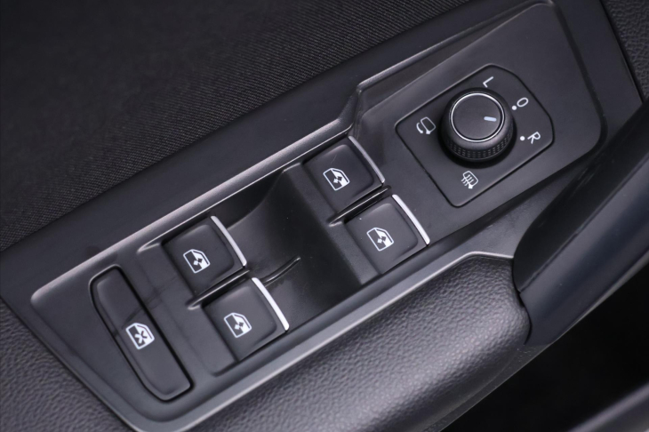 Volkswagen Tiguan Allspace 2,0 TDI DSG R-line 4M 1Maj DPH