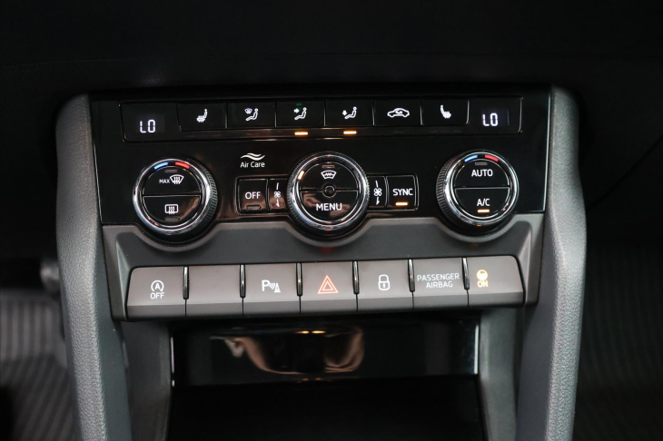 Škoda Karoq 1,5 TSI 110kW Style 1.Maj.