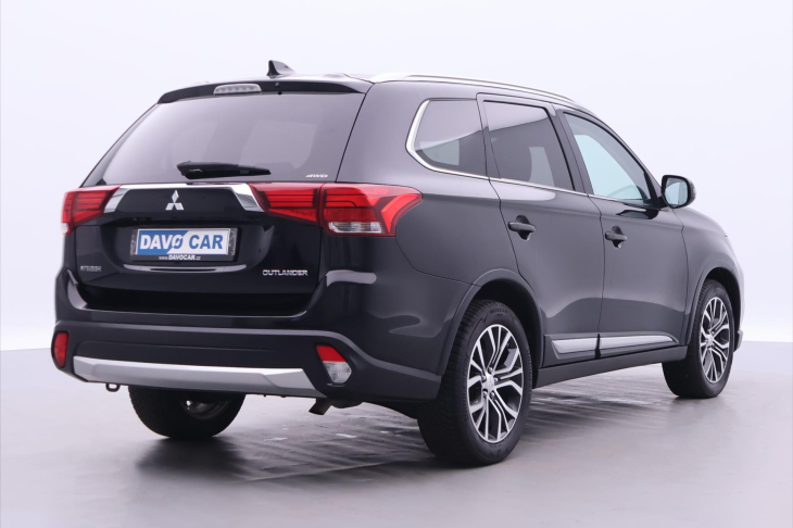 Mitsubishi Outlander 2,3 DI-D 110kW 4WD CZ Instyle