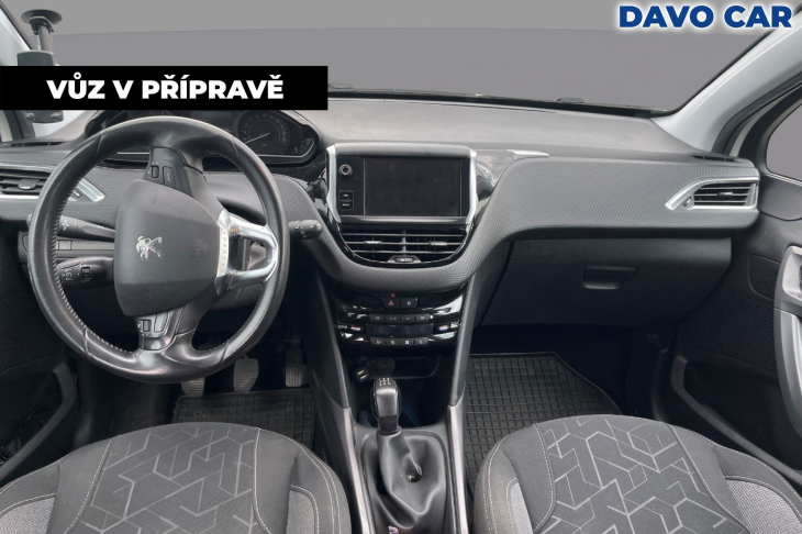 Peugeot 2008 1,2 PureTech 61kW Allure CZ