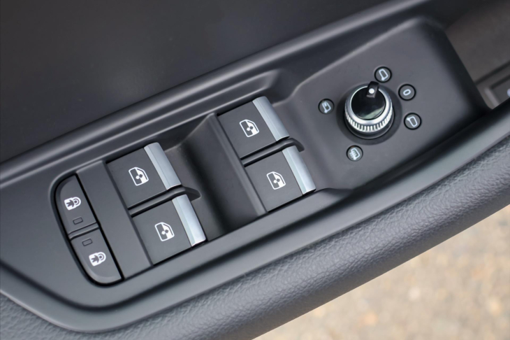 Audi A4 2,0 TFSI S-line Virtual DPH