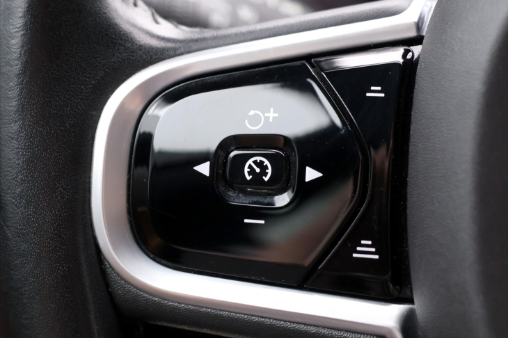 Volvo V90 2.0 D3 110kW Momentum LED