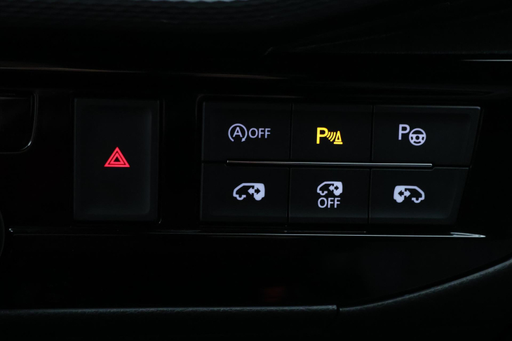 Volkswagen Multivan 2,0 TDI 146kW Highline 4MOT DSG CZ