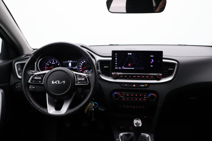 Kia Ceed 1,5 T-GDI 117kW TOP DPH CZ 1.Maj