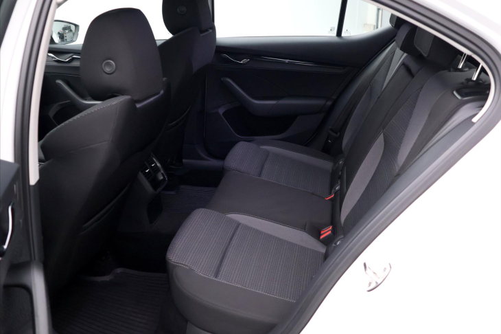Škoda Octavia 2,0 TDI 110kW Ambition CZ DPh