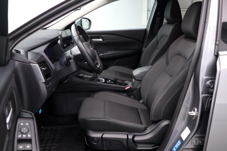 Nissan Qashqai 1,3 T-GDI N-Connecta CZ