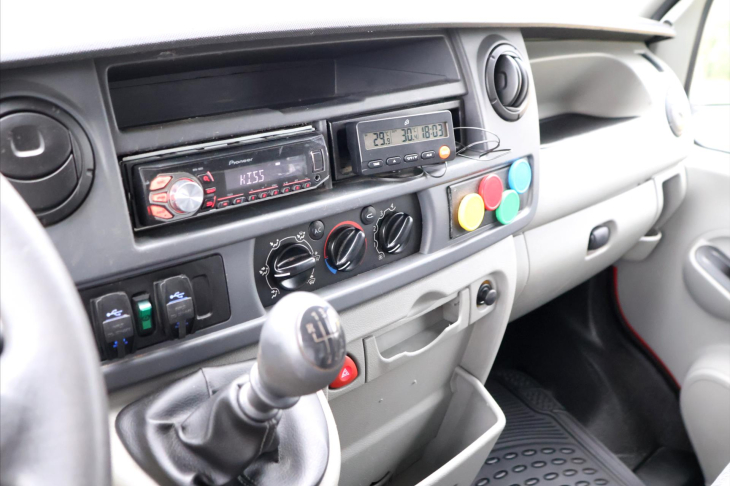 Renault Master 2.5 dCi 74kW L2H2P2 CZ DPH