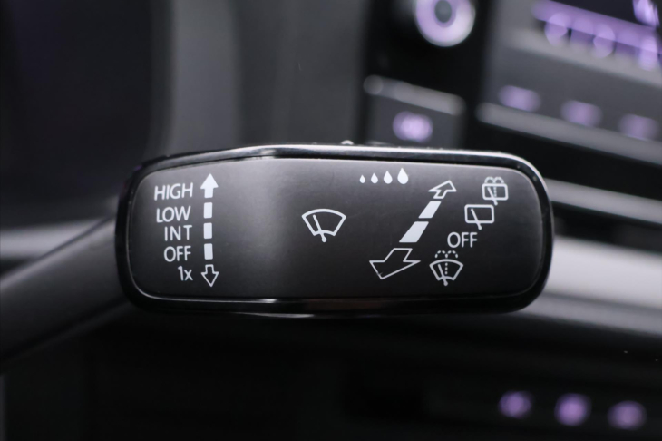 Volkswagen Transporter 2,0 TDI 110kW DSG 9-Míst DPH