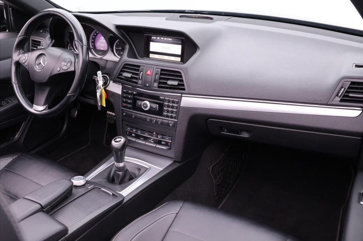 Mercedes-Benz Třídy E 2,2 CDI 125kW Elegance Cabrio