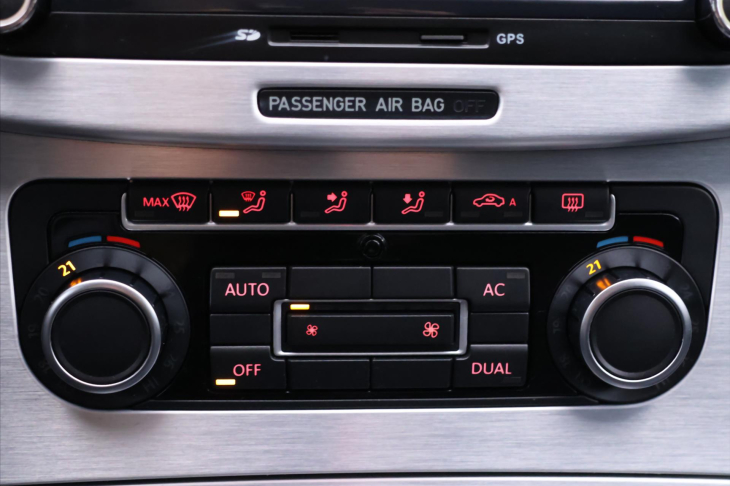 Volkswagen Passat CC 2,0 TDI 103kW CZ Sport Xenon