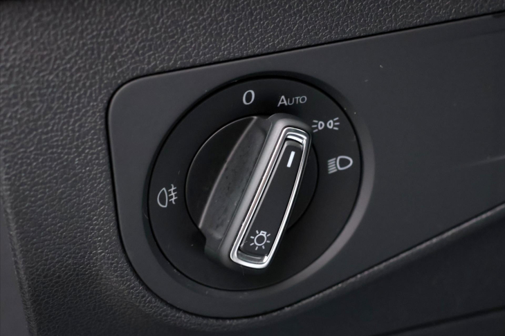 Volkswagen Tiguan 1.4 TSI 110kW LED Navi 1.Maj.