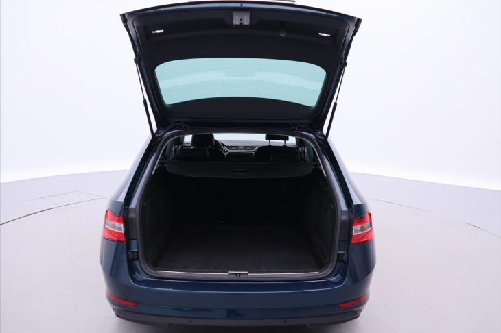 Škoda Superb 2,0 TDI 110kW DSG Style CZ DPH