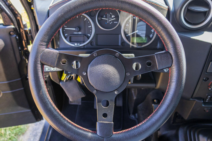 Land Rover Defender 2,2 TD Crew Cab Nový motor