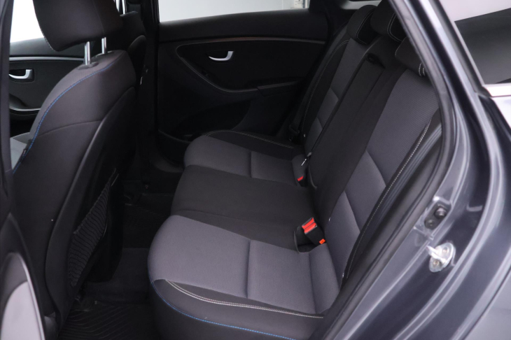 Hyundai i30 1,6 GDI 99kW Weekend CZ