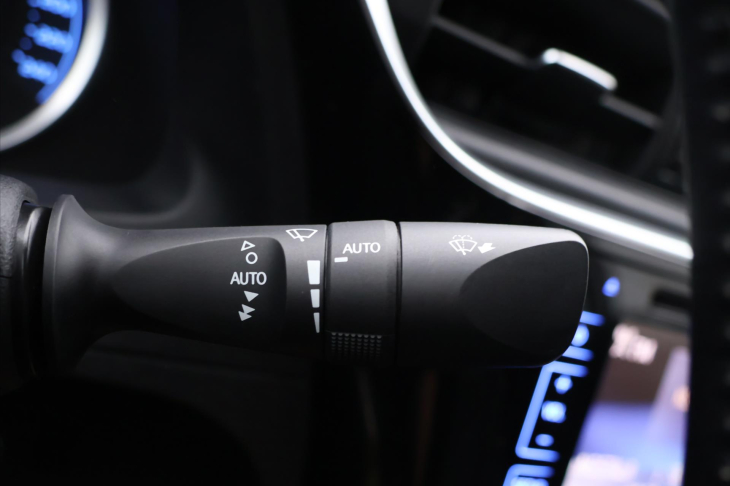 Toyota Corolla 1,6 VVT 97kW Aut. LPG LED CZ