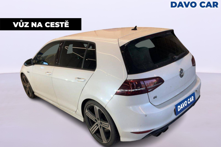 Volkswagen Golf 2,0 TSI R 221kW 4x4 DSG Perleť