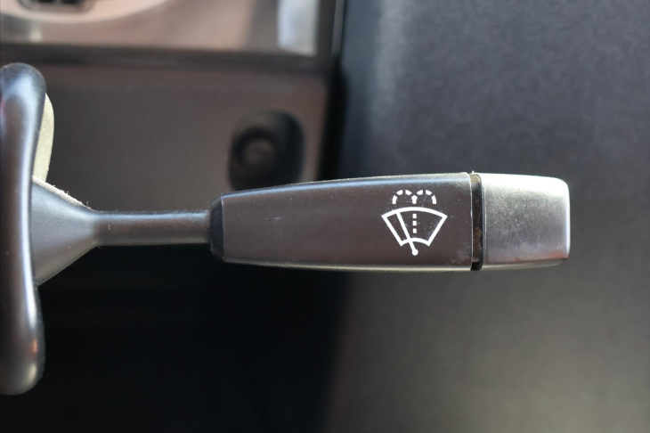 Land Rover Defender 2,4 TD4 7-Míst Kůže A/C 4x4