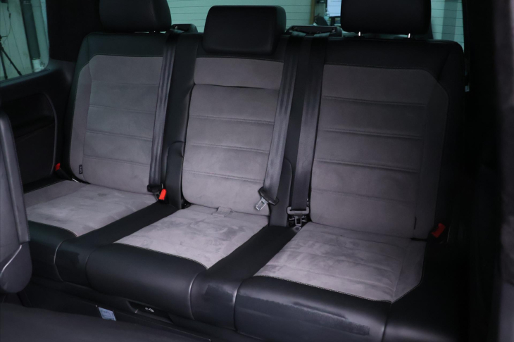 Volkswagen Multivan 2,0 TDI 146kW Highline 4MOT DSG CZ