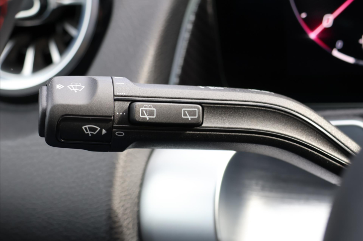 Mercedes-Benz GLB 2,0 200d 4MATIC AMG Premium Plus