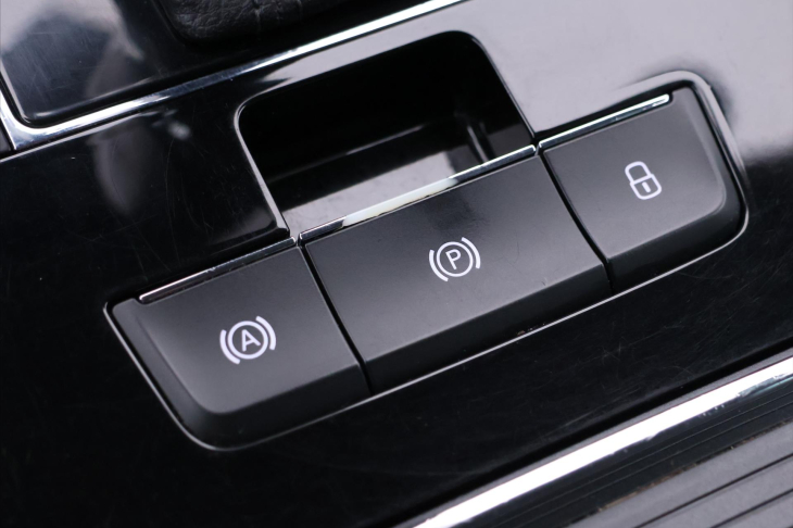 Škoda Superb 2,0 TDI 140kW DSG Style Kůže