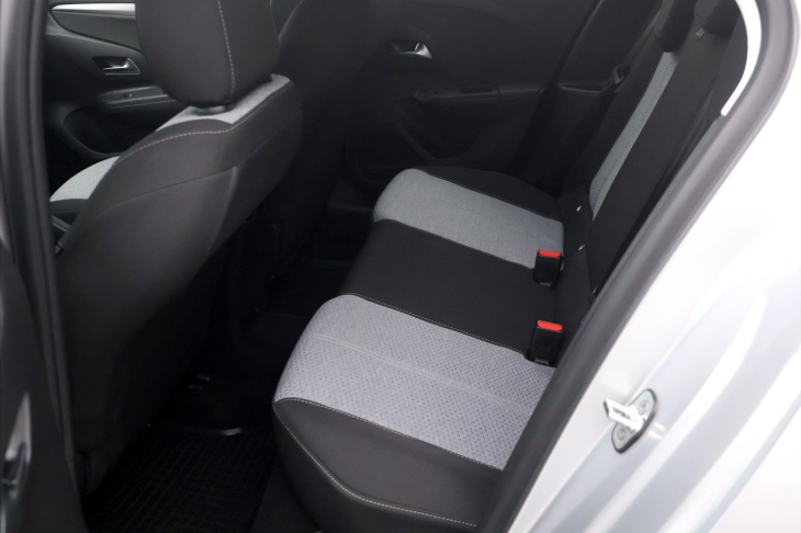 Opel Corsa 1,2 i 55kW Edition CZ 1.Maj.