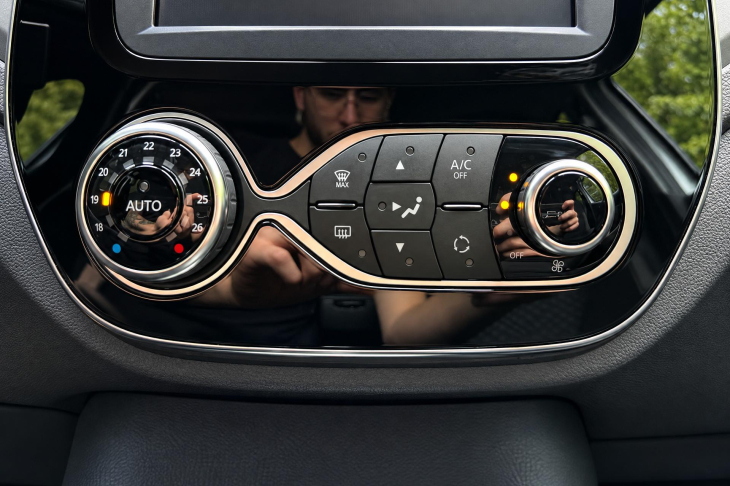 Renault Captur 1,3 TCe 96kW Intens LED Navi
