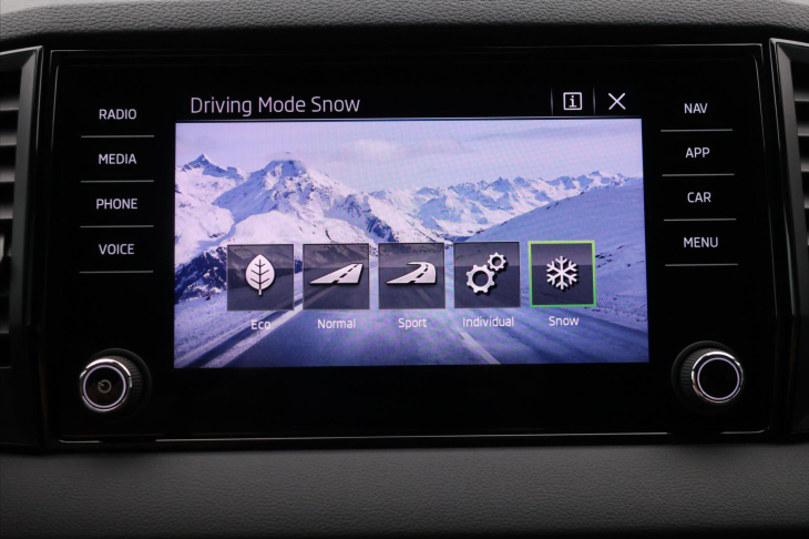 Škoda Karoq 2,0 TDI 4x4 DSG Sportline CZ