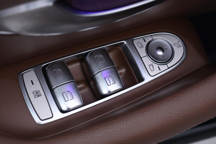 Mercedes-Benz Třídy E 2,0 220d 143kW Aut. CZ