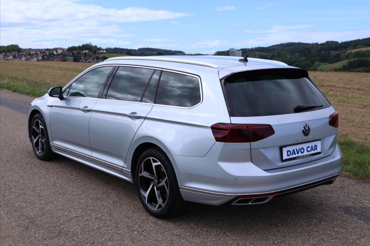 Volkswagen Passat 2,0 TDI DSG R-LINE Matrix