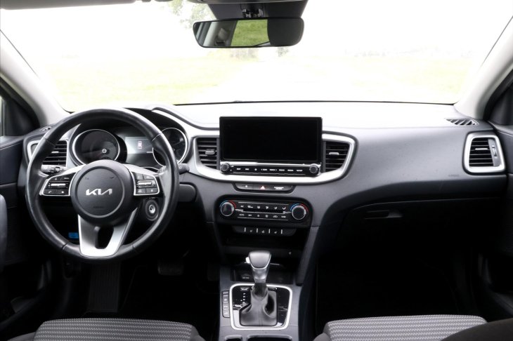 Kia Ceed 1,5 T-GDI 117kW DCT TOP DPH CZ