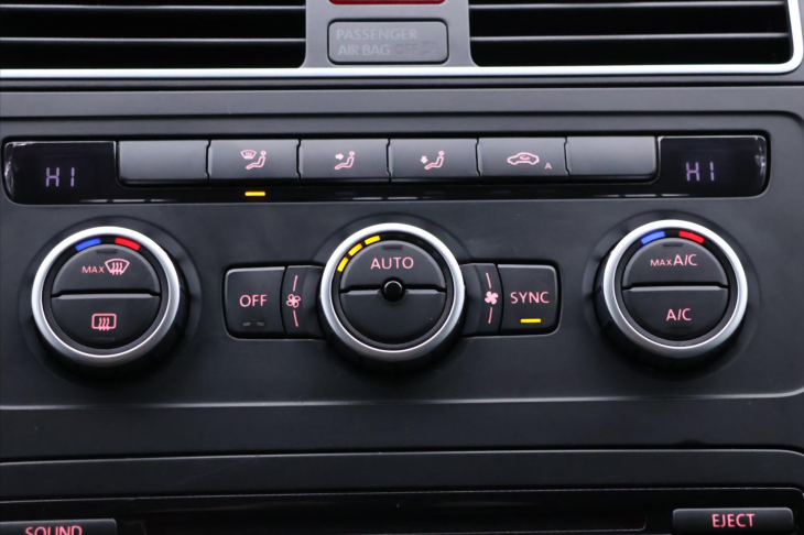 Volkswagen Touran 1,4 TSI 110kW Comfort CZ