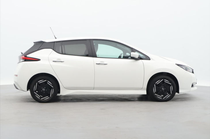 Nissan Leaf 110kW ACENTA 40kWh CZ