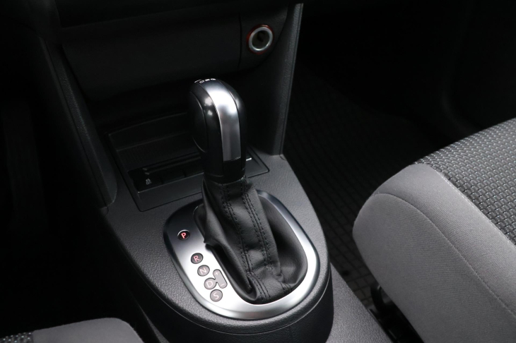 Volkswagen Touran 1,6 TDI 77kW DSG Comfortline CZ