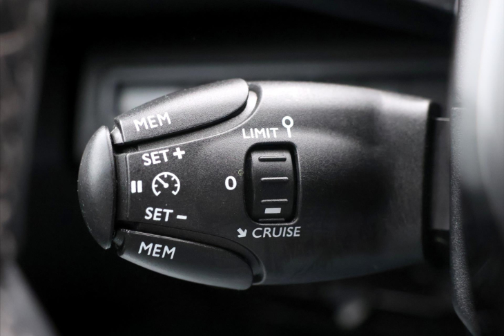 Peugeot 3008 2.0 BlueHDI 110 kW Allure CZ