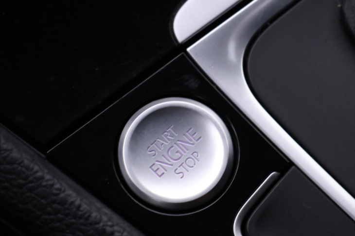 Volkswagen Golf 2,0 TDI 110kW Tažné Serv.kniha