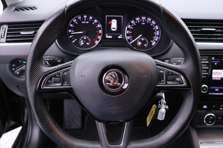 Škoda Octavia 1,6 TDI 81kW 1.Maj Navi Tažné