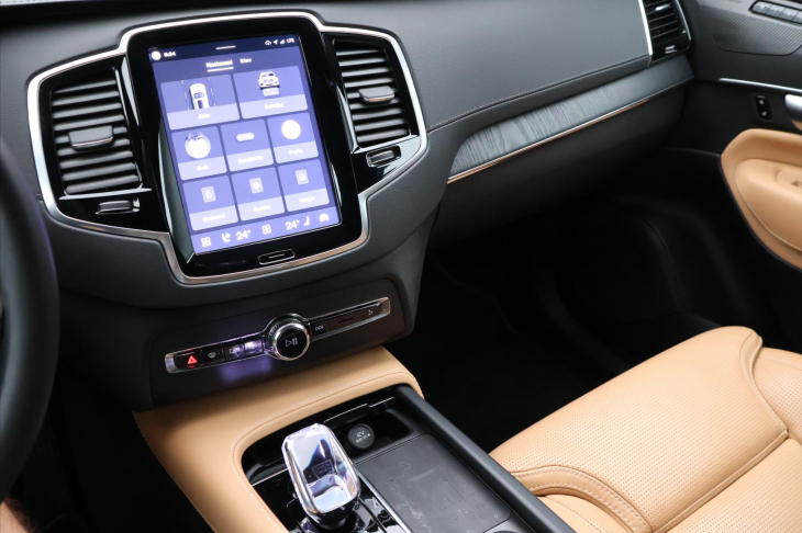 Volvo XC90 2,0 B5 173kW AWD Plus Bright CZ DPH