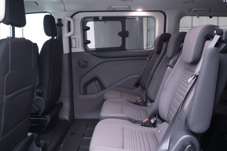 Ford Tourneo Custom 2,0 TDCi 136kW 8-Míst L2 DPH