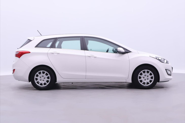 Hyundai i30 1,6 CRDi 81 kW Tažné Aut.klima
