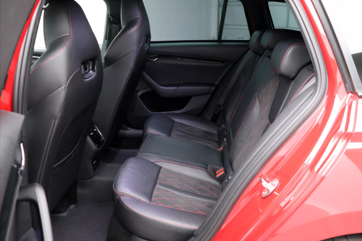 Škoda Octavia 2,0 TSI 180kW DSG CZ RS LED