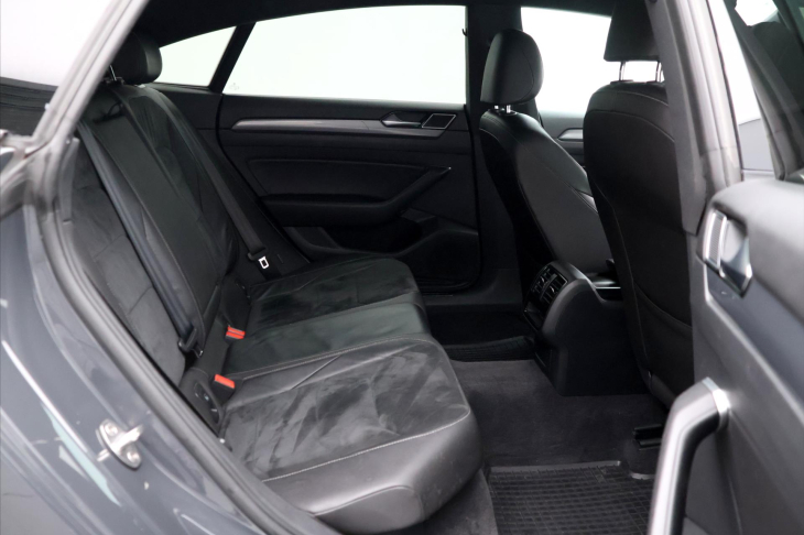 Volkswagen Arteon 2,0 TDI 176kW 4x4 R-Line CZ